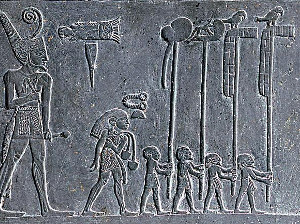 Los 4 estandartes Shemsu Hor. Paleta de Narmer
